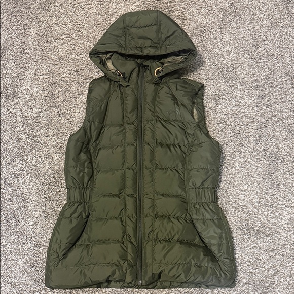 The North Face Jackets & Blazers - North face 550 fill down vest cinched waist women’s medium